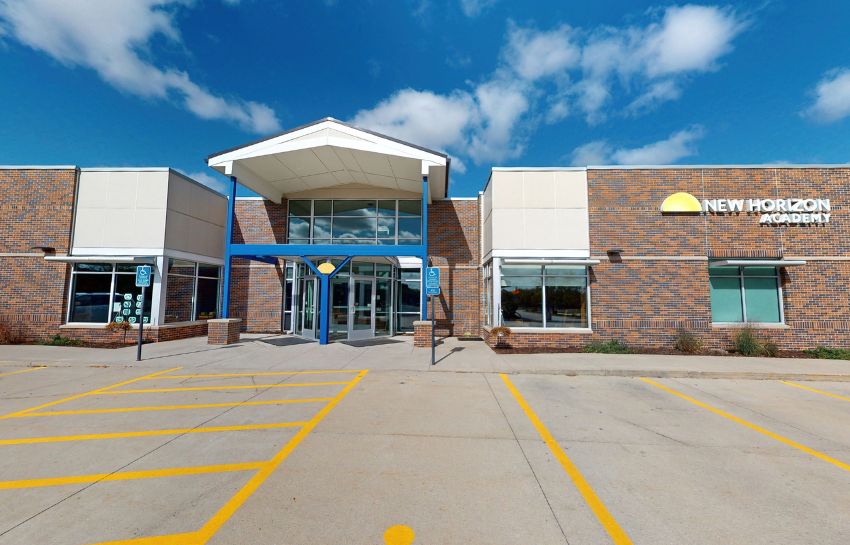 http://New%20Horizon%20Academy%20school%20in%20Johnston,%20Iowa