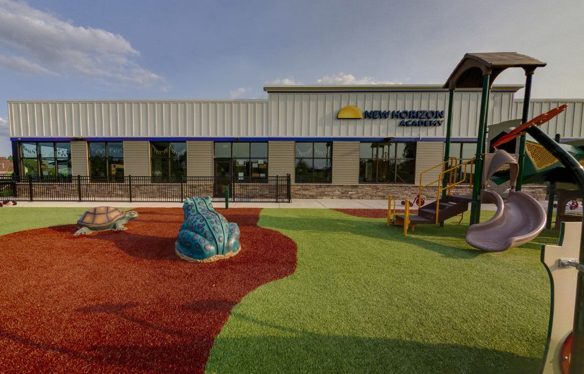 http://New%20Horizon%20Academy%20playground%20in%20Lino%20Lakes,%20Minnesota