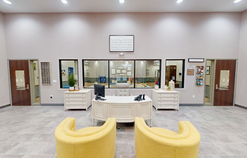http://New%20Horizon%20Academy%20lobby%20in%20Overland%20Park,%20Kansas