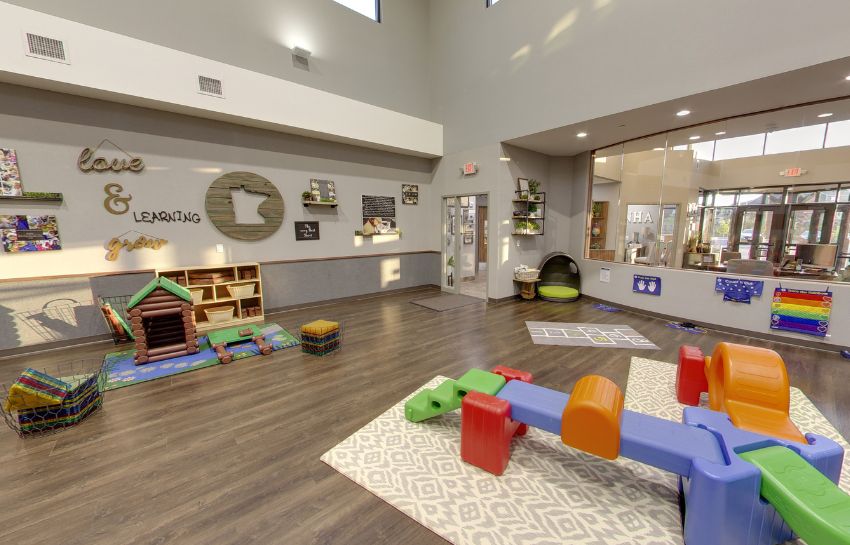 http://New%20Horizon%20Academy%20indoor%20gym%20in%20Shakopee,%20Minnesota